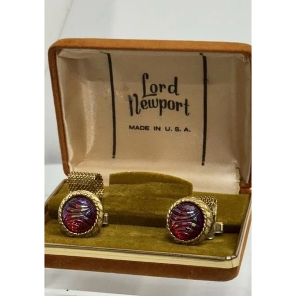 Vintage Lord Newport Cufflinks Gold and Red - Picture 1 of 4